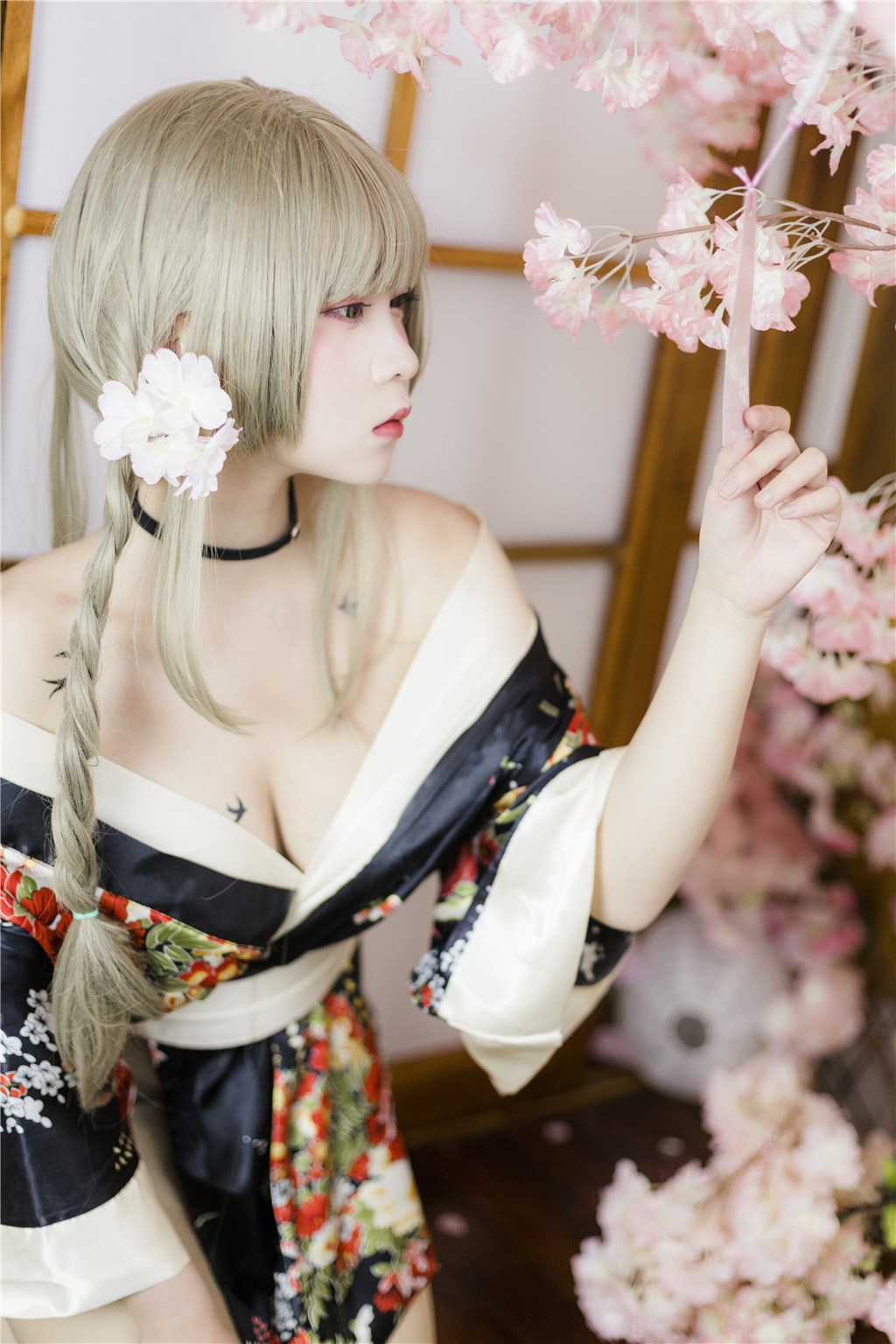 地下魅影录：知名歌手与神秘黑势力私会，黑料内幕全程追踪记录